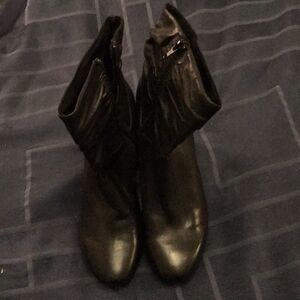 Cute black Blake Scott rouched booties